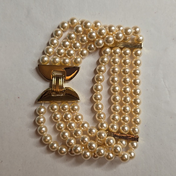 Vintage 90s NWOT 4 Strand Faux Pearl Bracelet with Gold-Tone Stations and Clasp - Picture 2 of 7